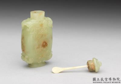 图片[3]-Jade snuff bottle with chi-dragon pattern, Qing dynasty, Qianlong reign (1736-1795)-China Archive